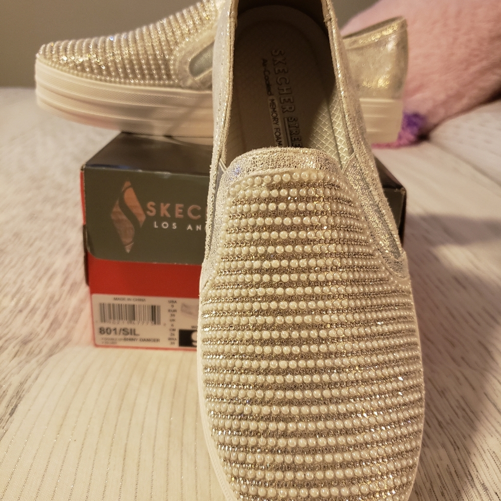 Skechers
